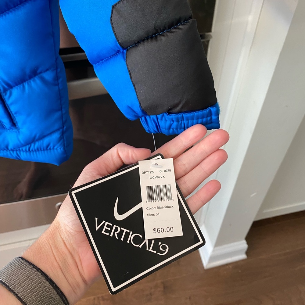 NWT Hooded puffer coat 3T - Picture 4 of 5